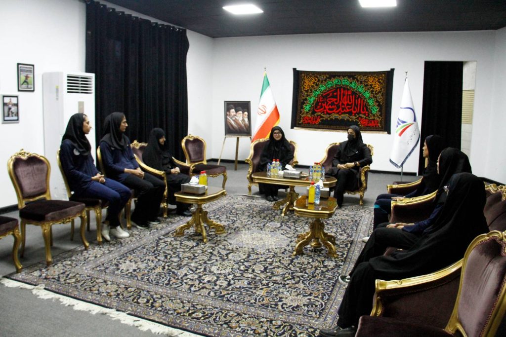 دیدار معاون توسعه ورزش بانوان با دختران ملی پوش دو و میدانی/ محمدیان: وظیفه سنگینی به دوش شما ملی پوشان است