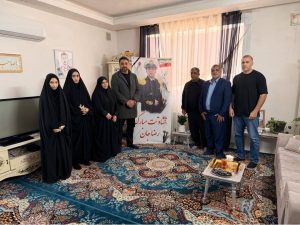 دیدار حدادی با خانواده شهدای ناو دنا